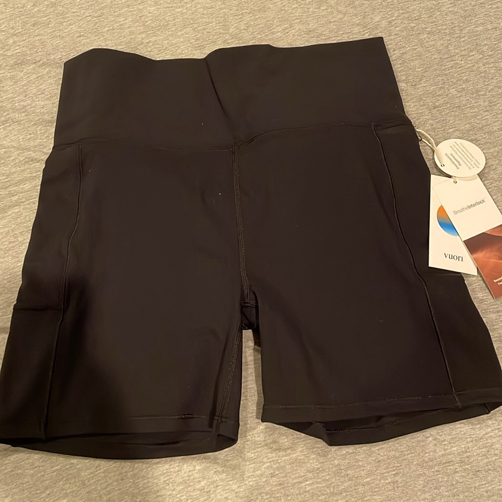 Vuori bike shorts
